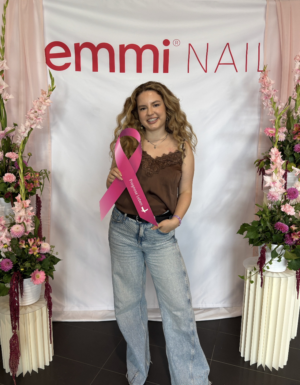 Jennifer beim Emmi Nail Brand Event